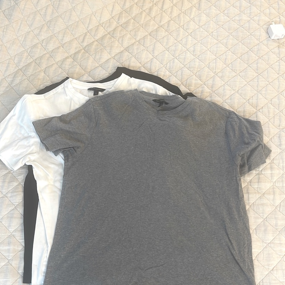 3 Banana Republic Factory T-Shirts. Medium.  White Grey and Black.
